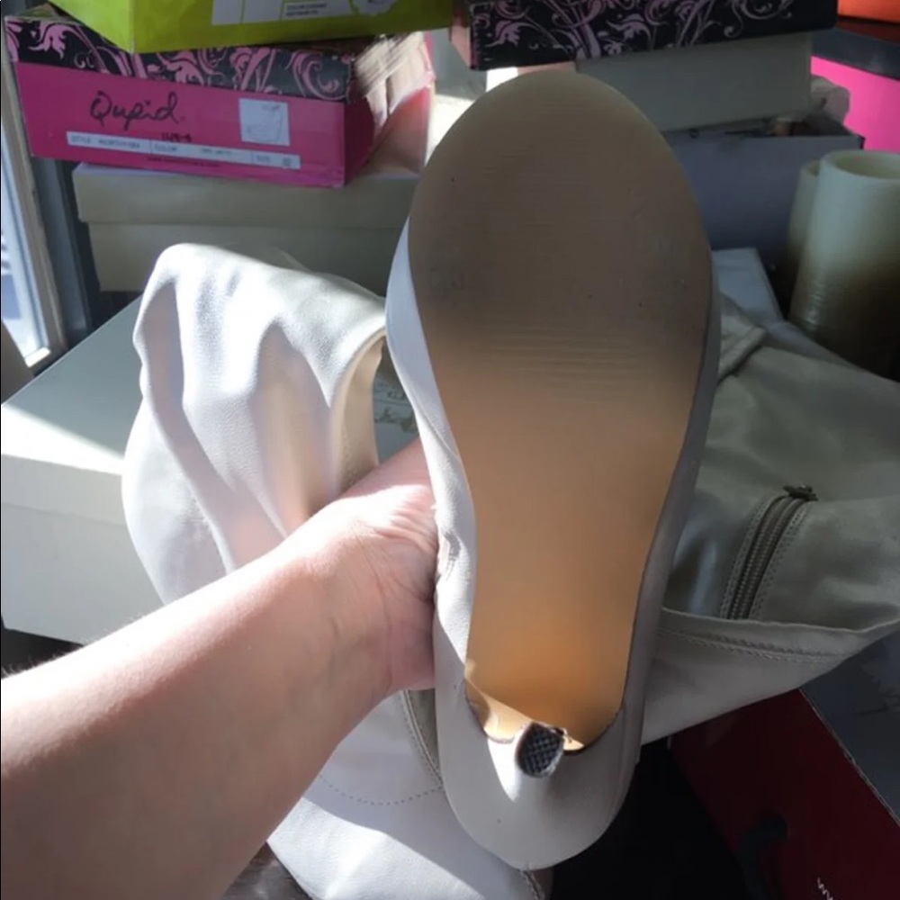 Like New Only Tren Them On Too Big For Me.. - image 1